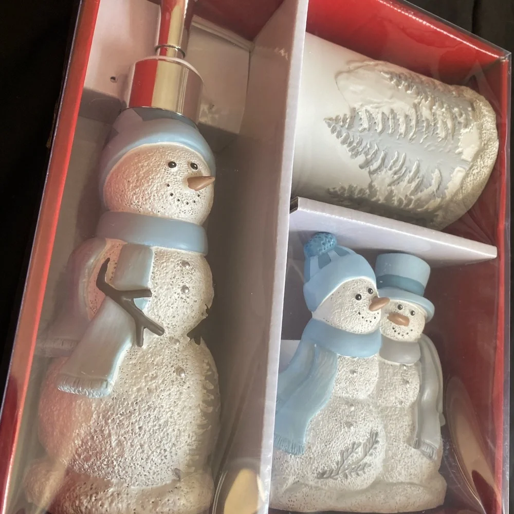 NEW Holiday 3 piece bath accessories set